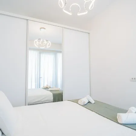 One Mircea Eliade - Luxurious Apartments With Panoramic City And Park View Bucharest Exterior photo