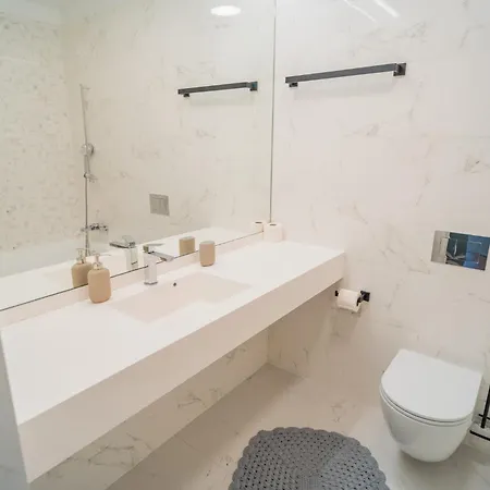 One Mircea Eliade - Luxurious Apartments With Panoramic City And Park View Bucharest Exterior photo