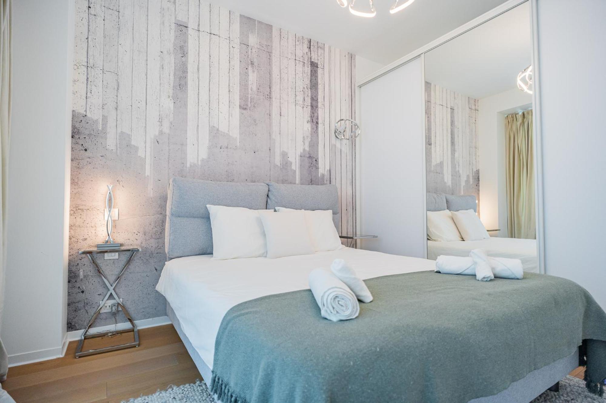 One Mircea Eliade - Luxurious With Panoramic And Park View Apartament