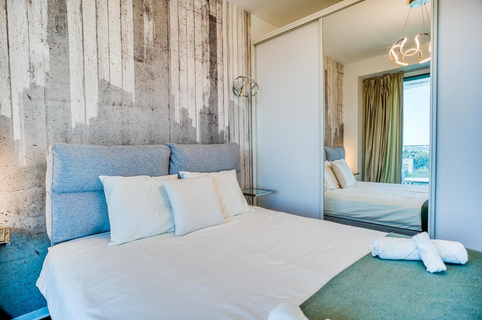 One Mircea Eliade - Luxurious With Panoramic And Park View Apartament