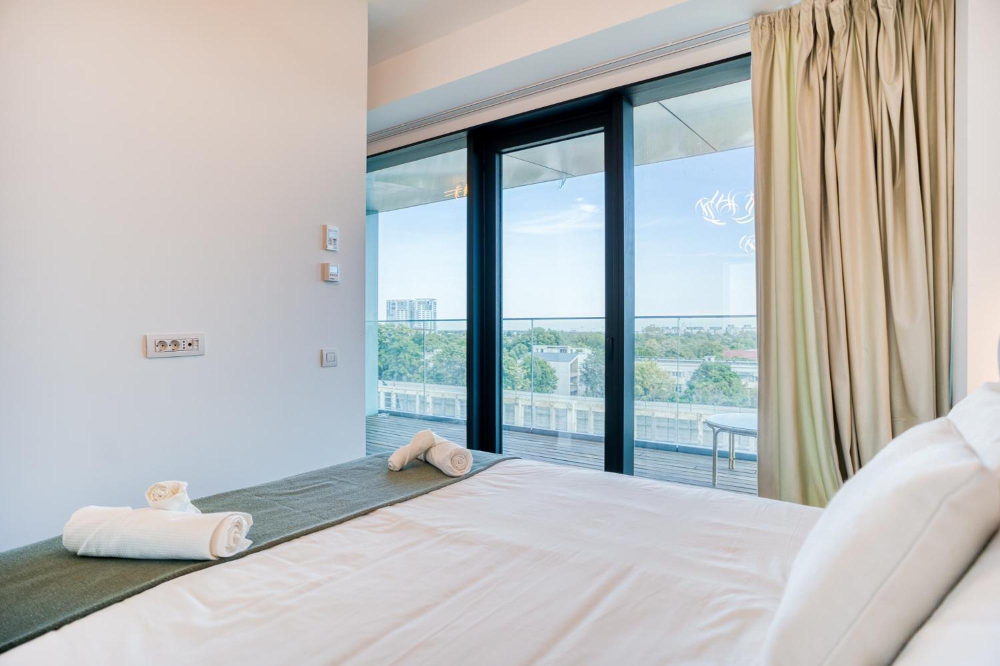 One Mircea Eliade - Luxurious With Panoramic And Park View * Bukarest