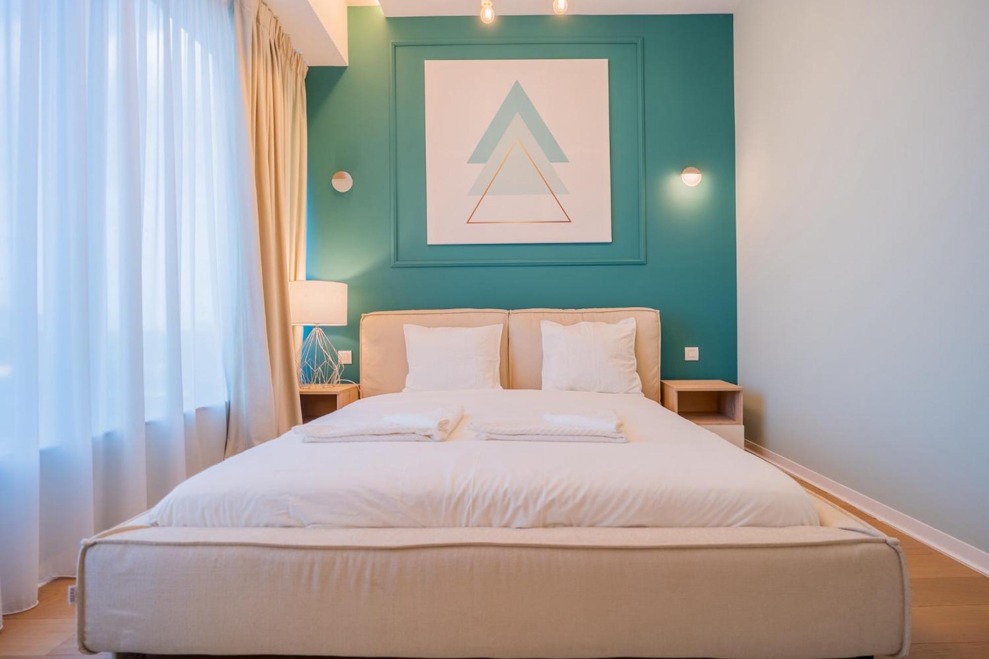 One Mircea Eliade - Luxurious With Panoramic And Park View *
