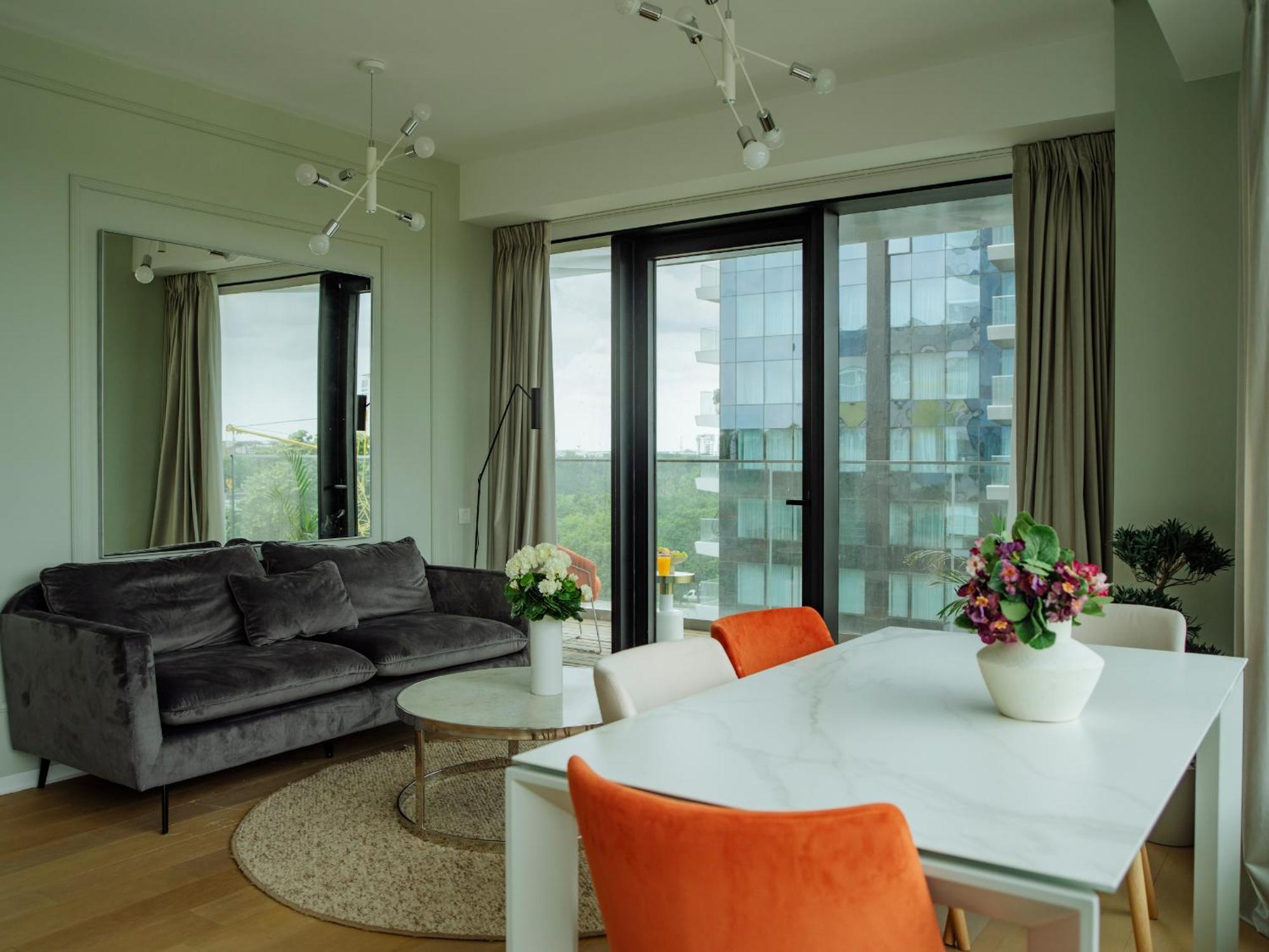 One Mircea Eliade - Luxurious With Panoramic And Park View *